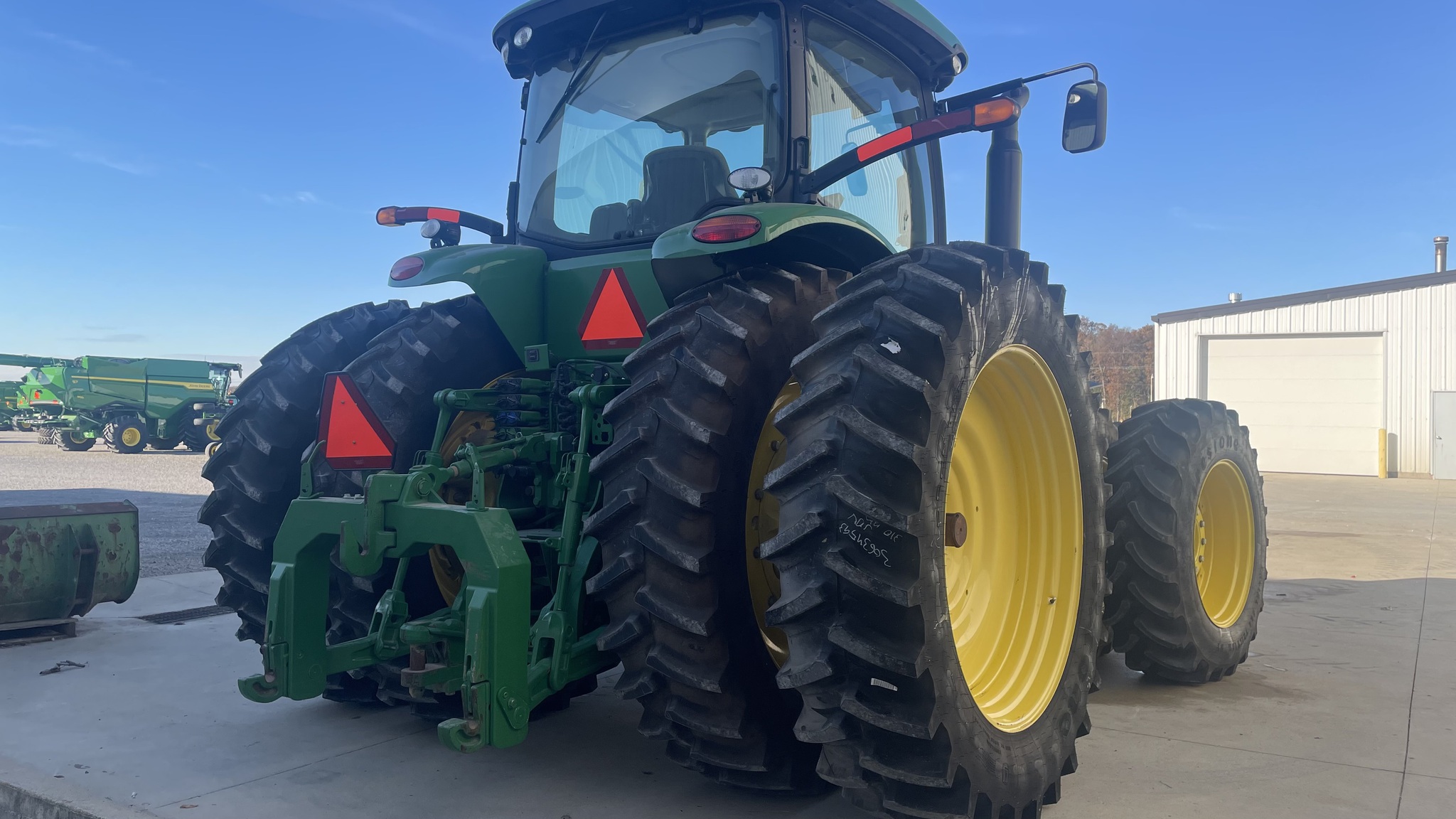 2011 John Deere 8335R Image 6
