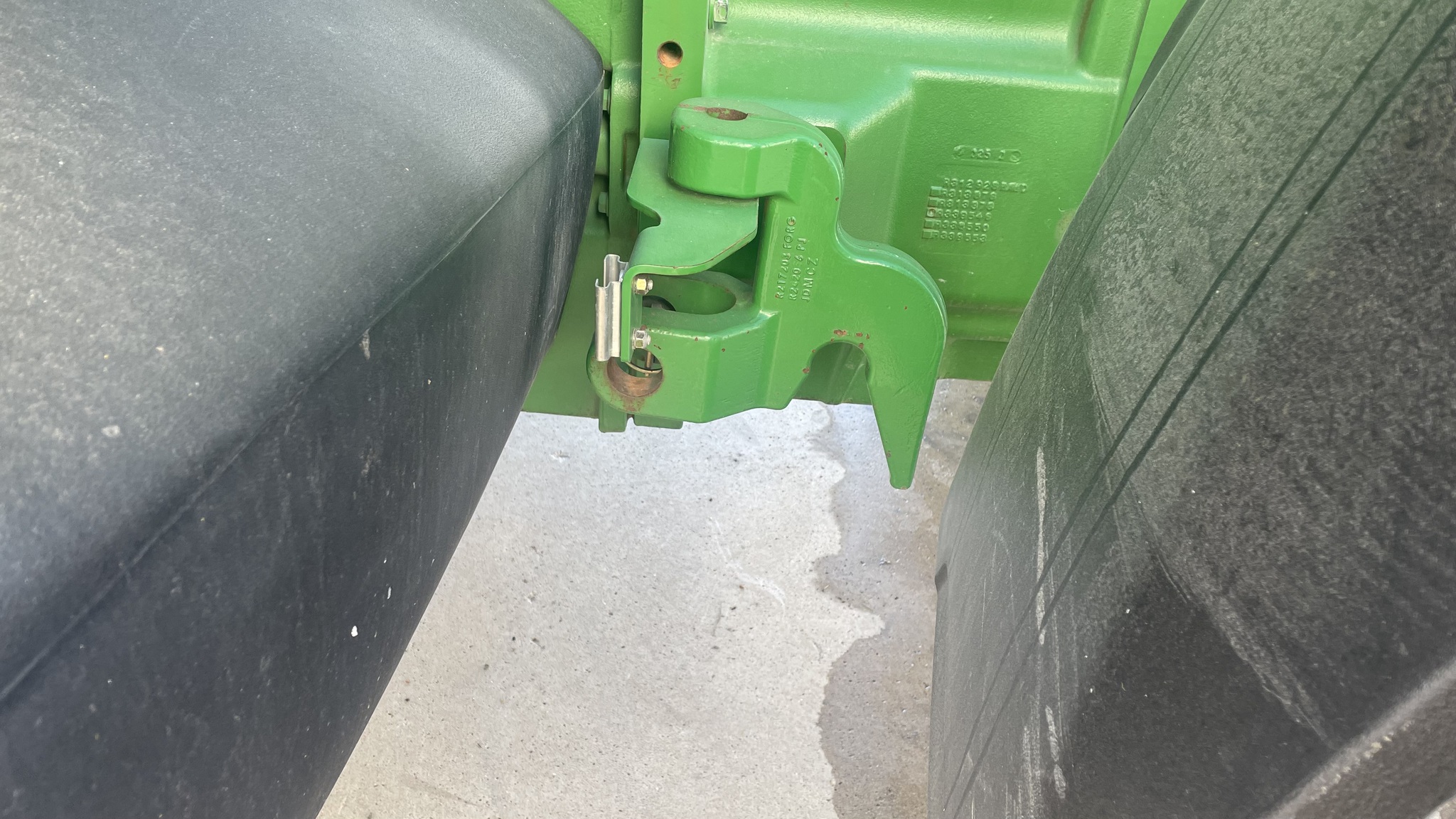 2011 John Deere 8335R Image 23