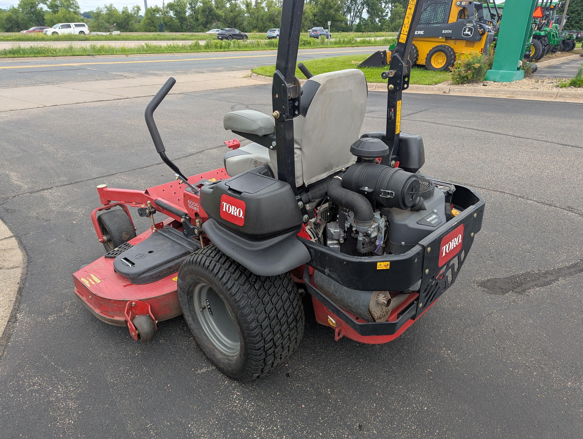 6000 Series Toro Turbo Force Riding Toro Z Mower 60