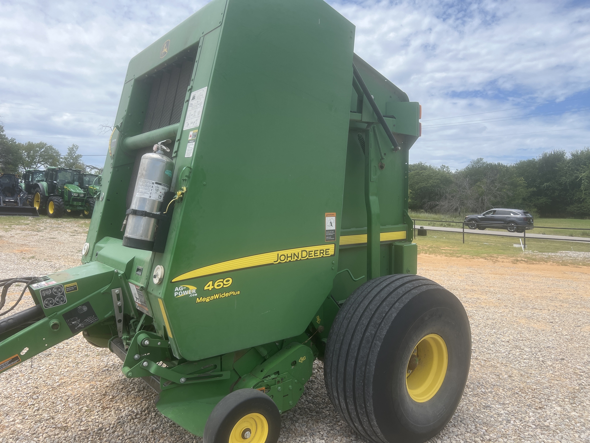 2016 John Deere 469 Image 1
