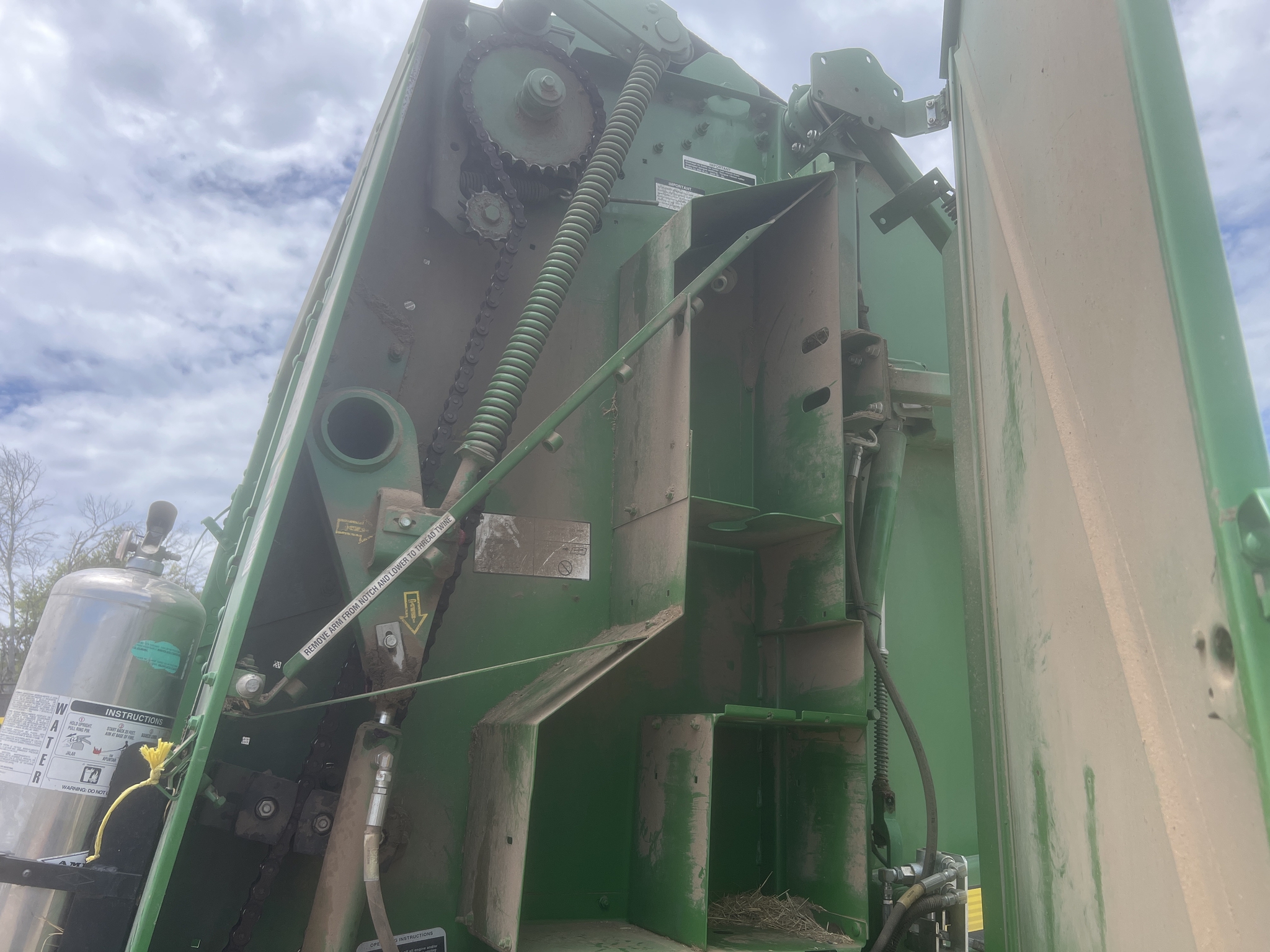 2016 John Deere 469 Image 6