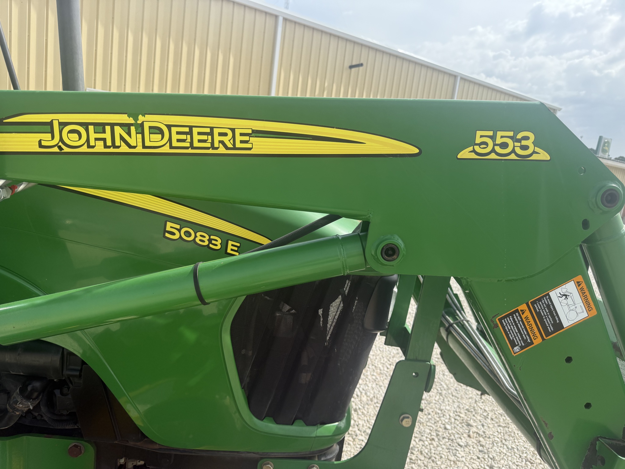 2009 John Deere 5083E Image 16