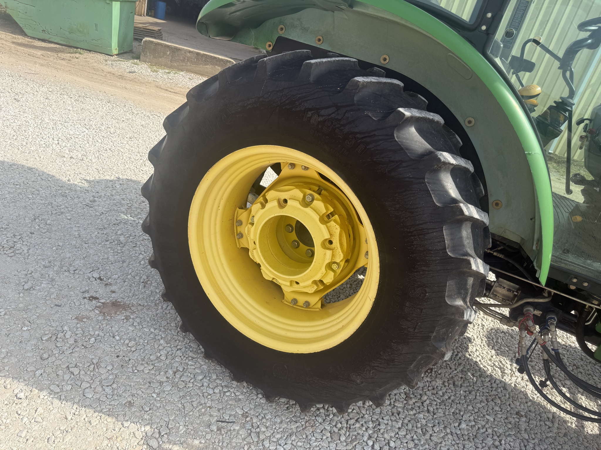 2009 John Deere 5083E Image 10