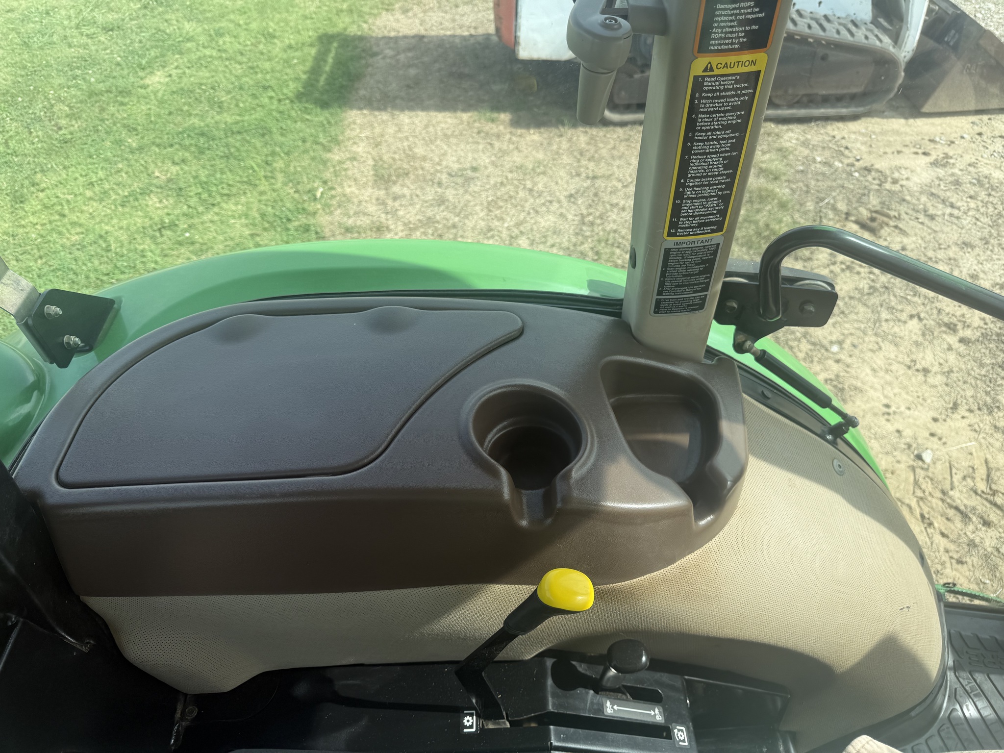 2009 John Deere 5083E Image 23