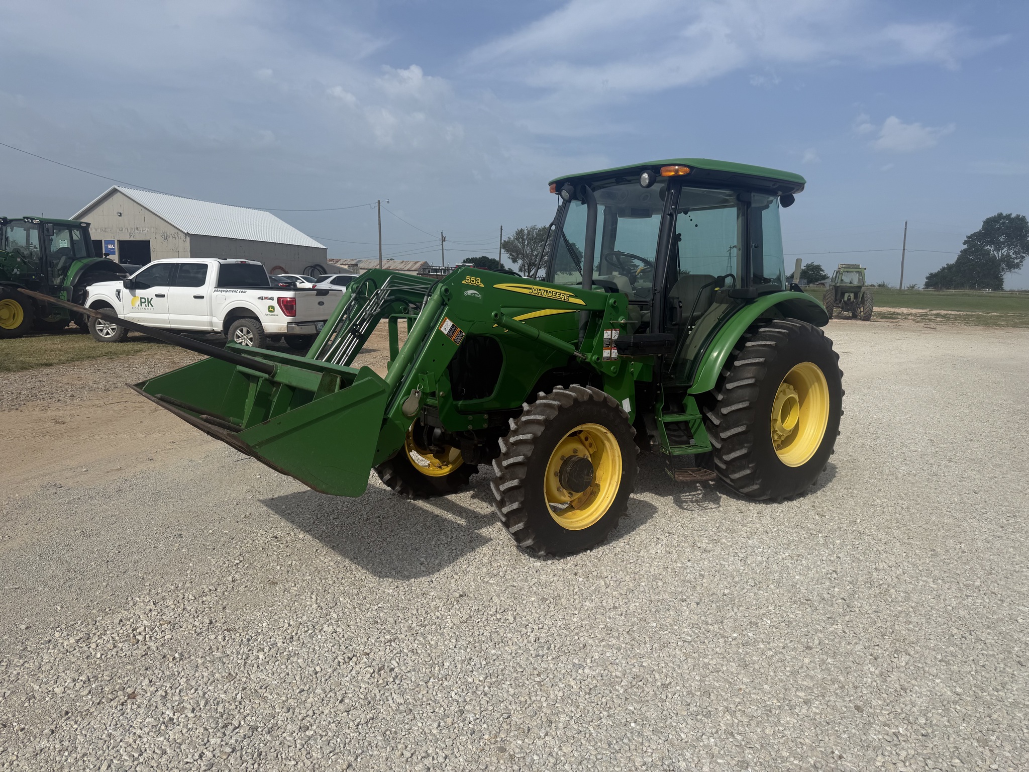 2009 John Deere 5083E Image 7