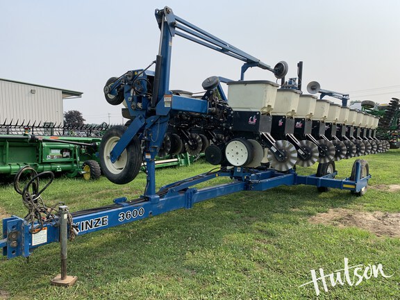 Photo of 2000 Kinze 3600