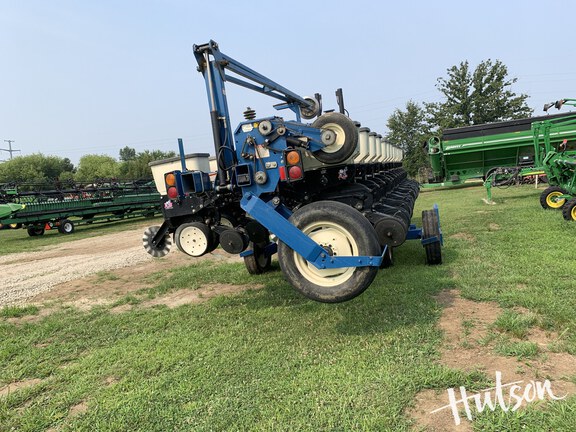 Photo of 2000 Kinze 3600