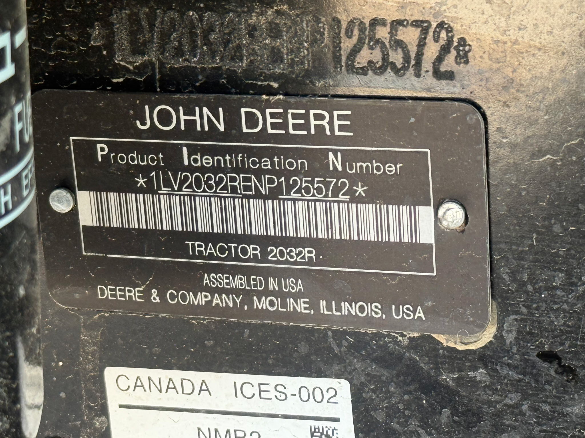 2023 John Deere 2032R Image 14