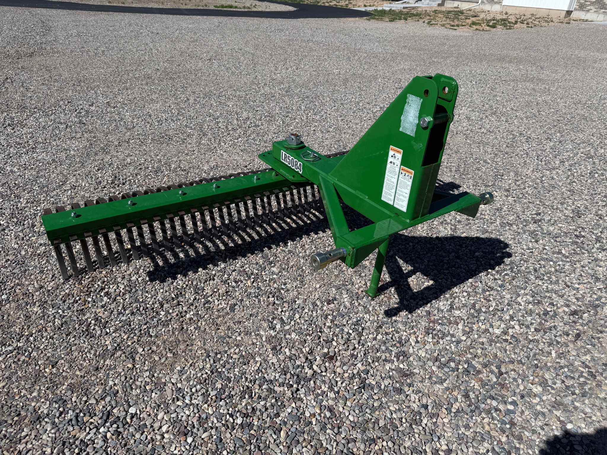 2023 John Deere 2032R Image 6