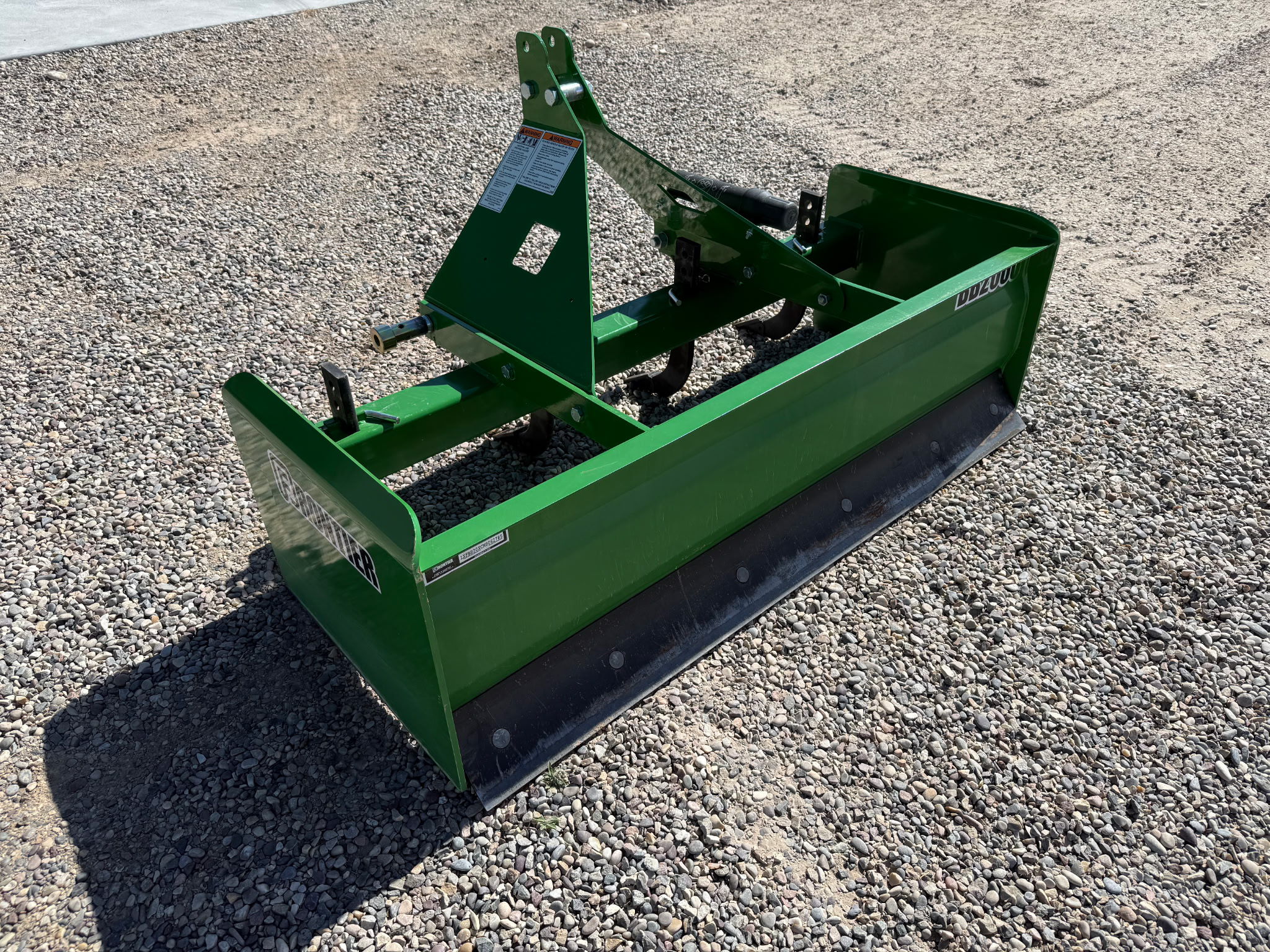 2023 John Deere 2032R Image 5