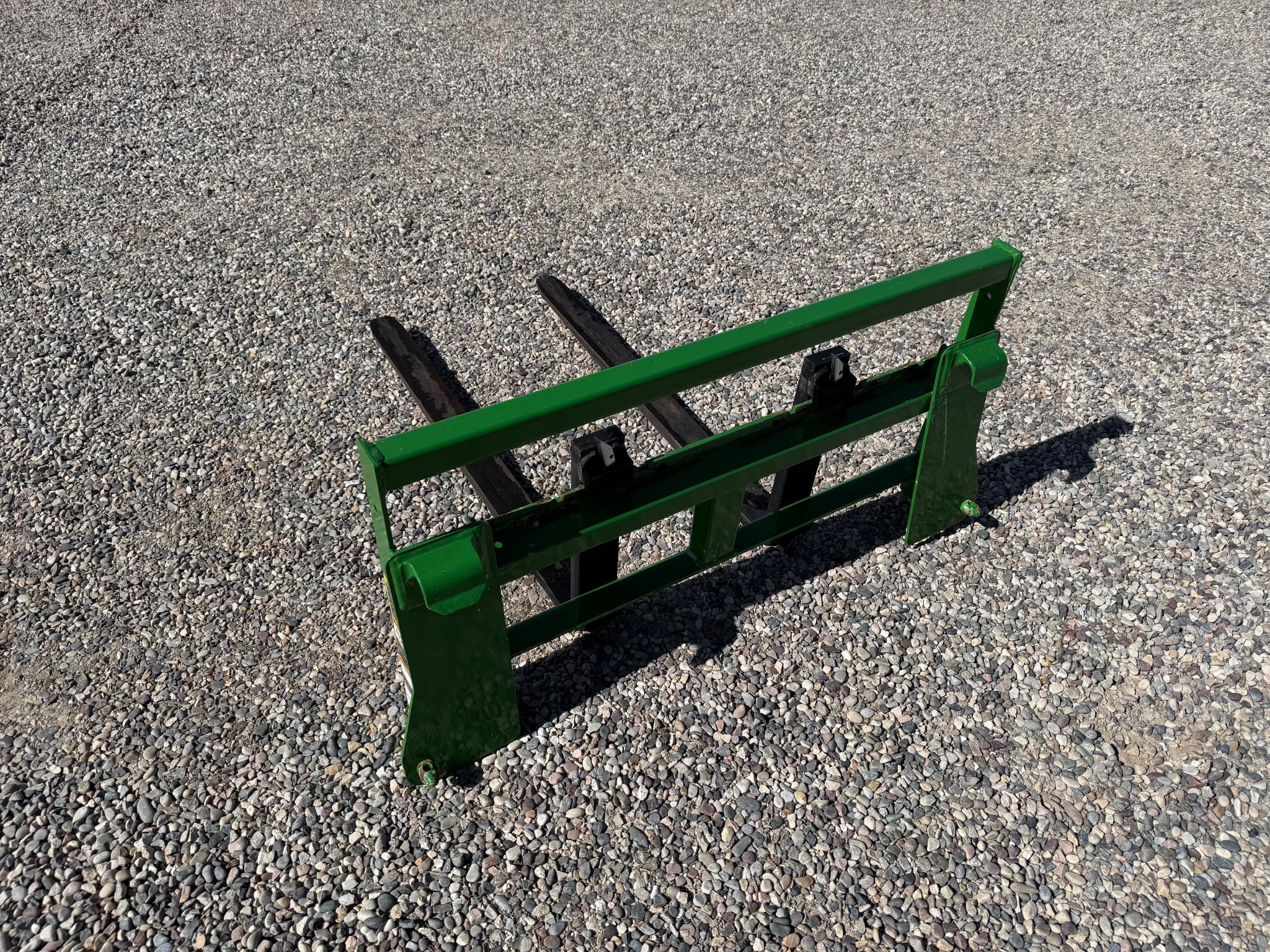 2023 John Deere 2032R Image 19