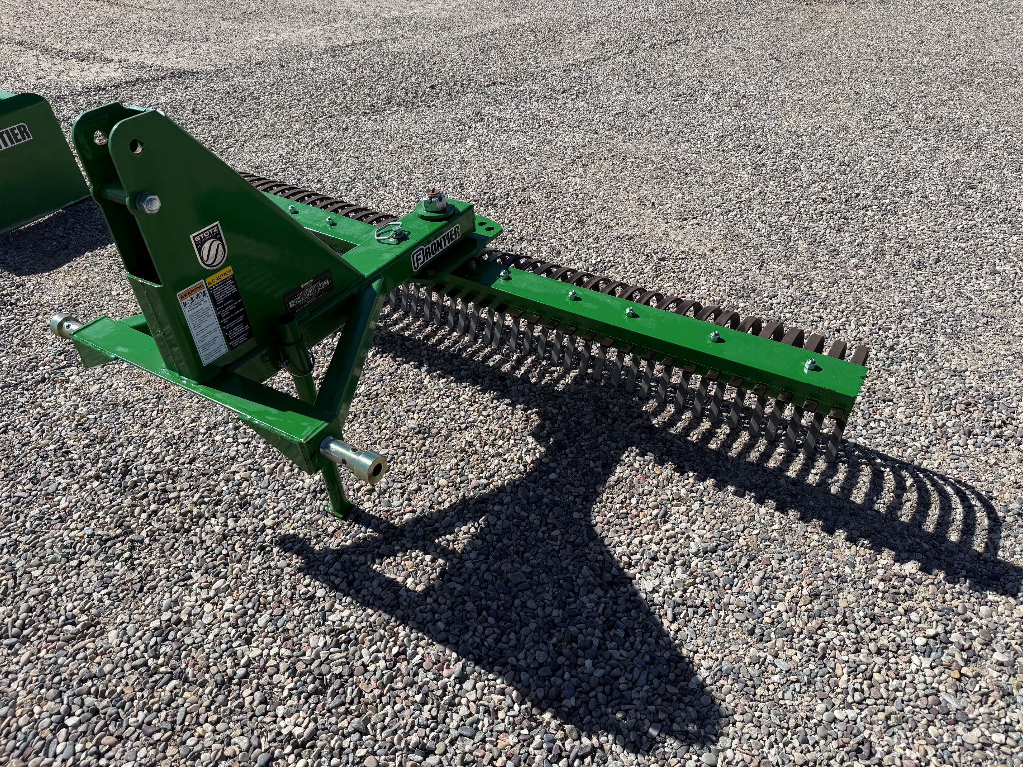 2023 John Deere 2032R Image 7