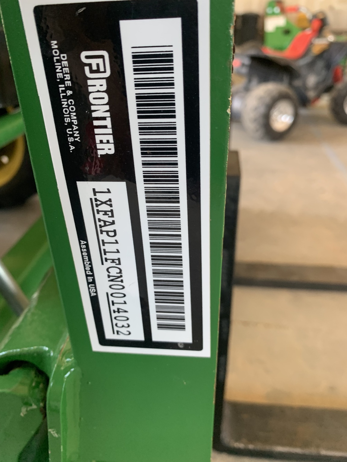 2023 John Deere 2032R Image 39