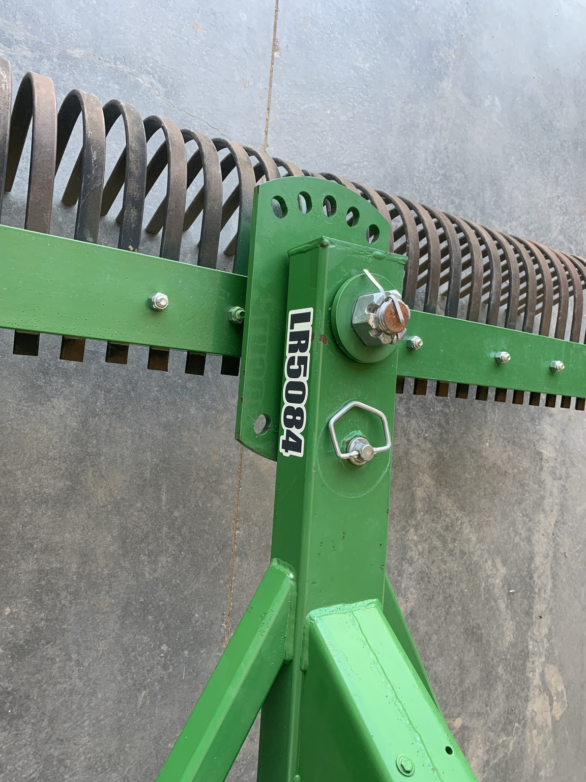 2023 John Deere 2032R Image 41