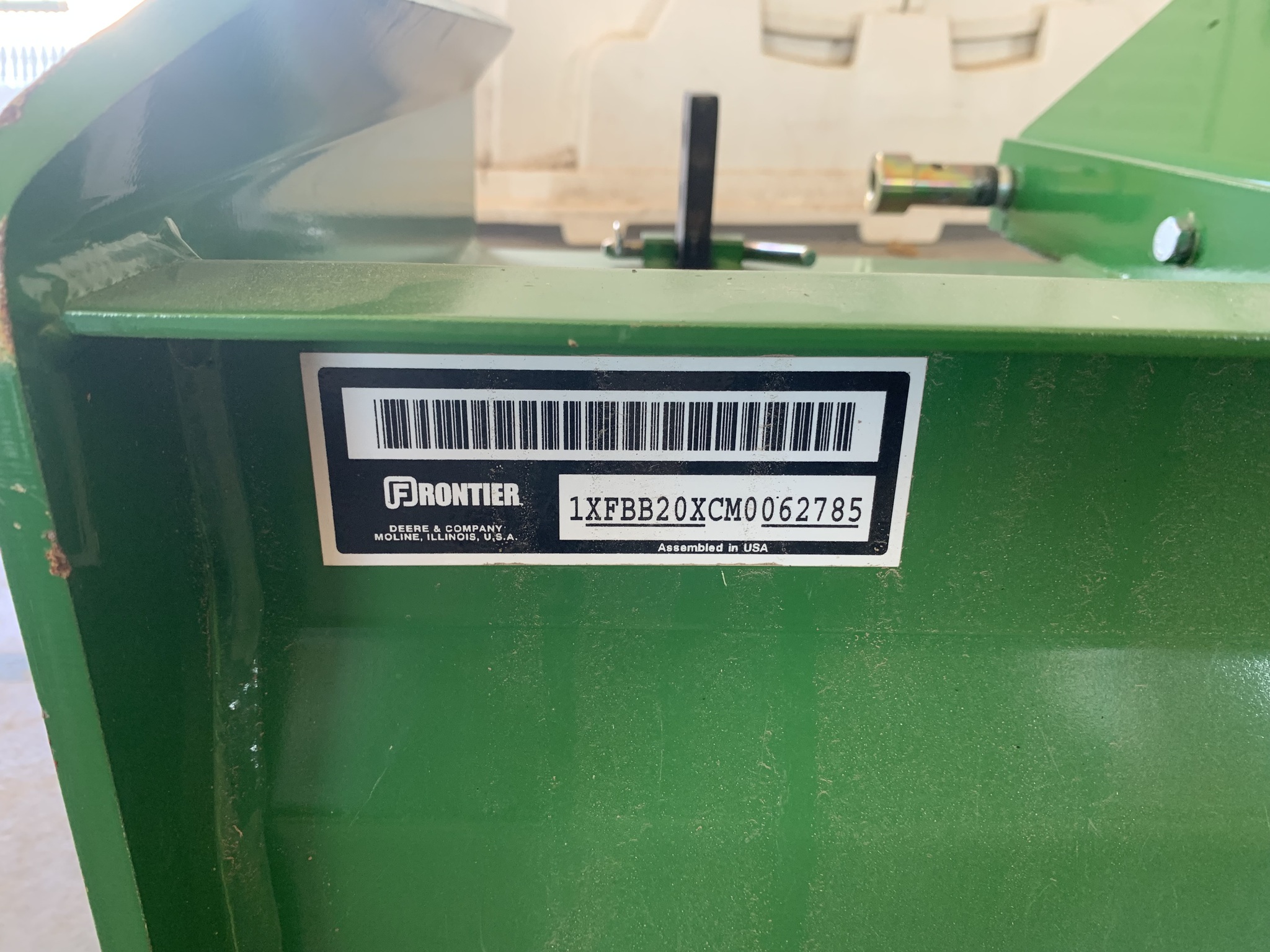 2023 John Deere 2032R Image 33