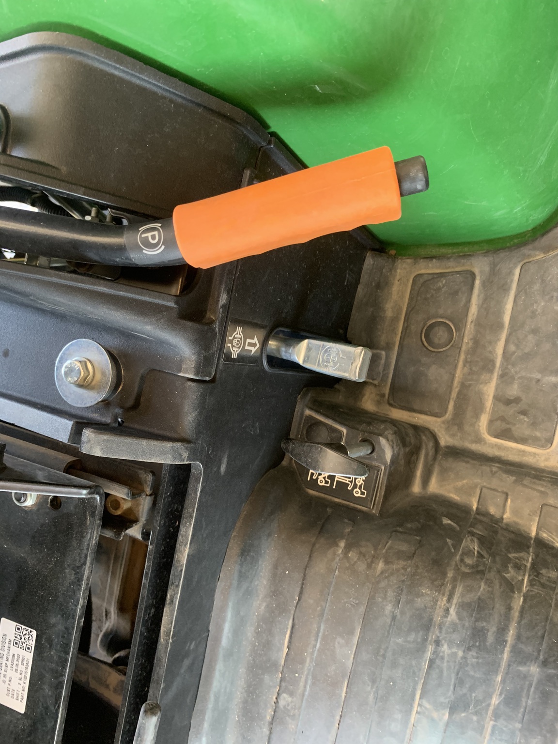 2023 John Deere 2032R Image 47