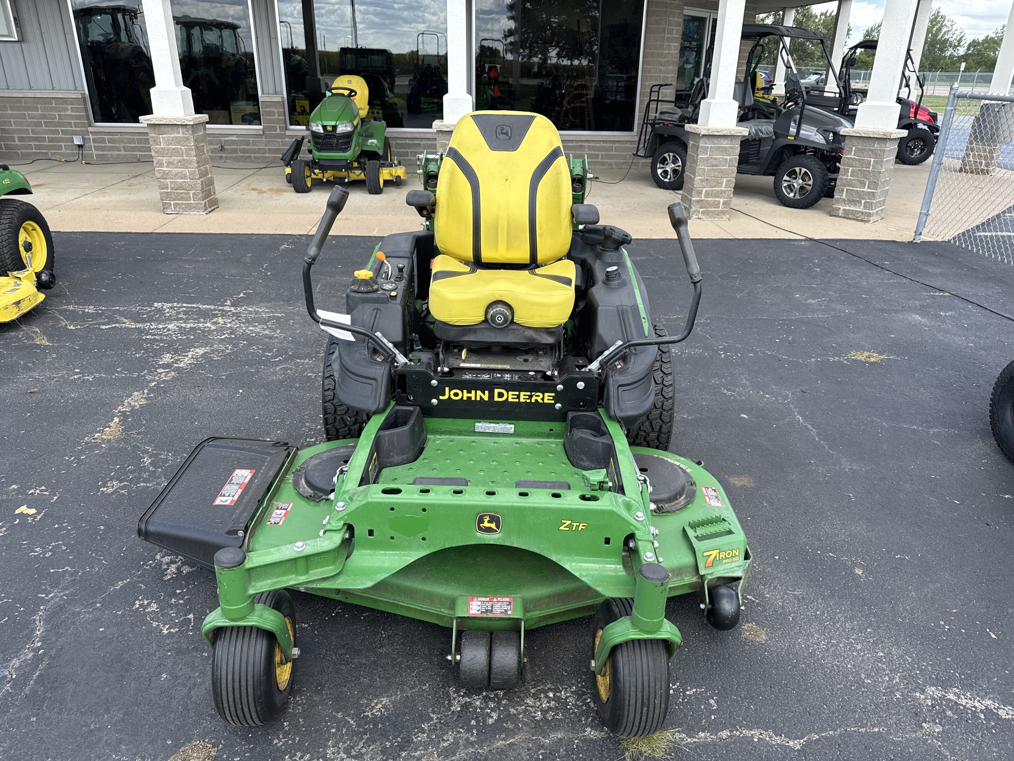 2021 John Deere Z950R Image 2