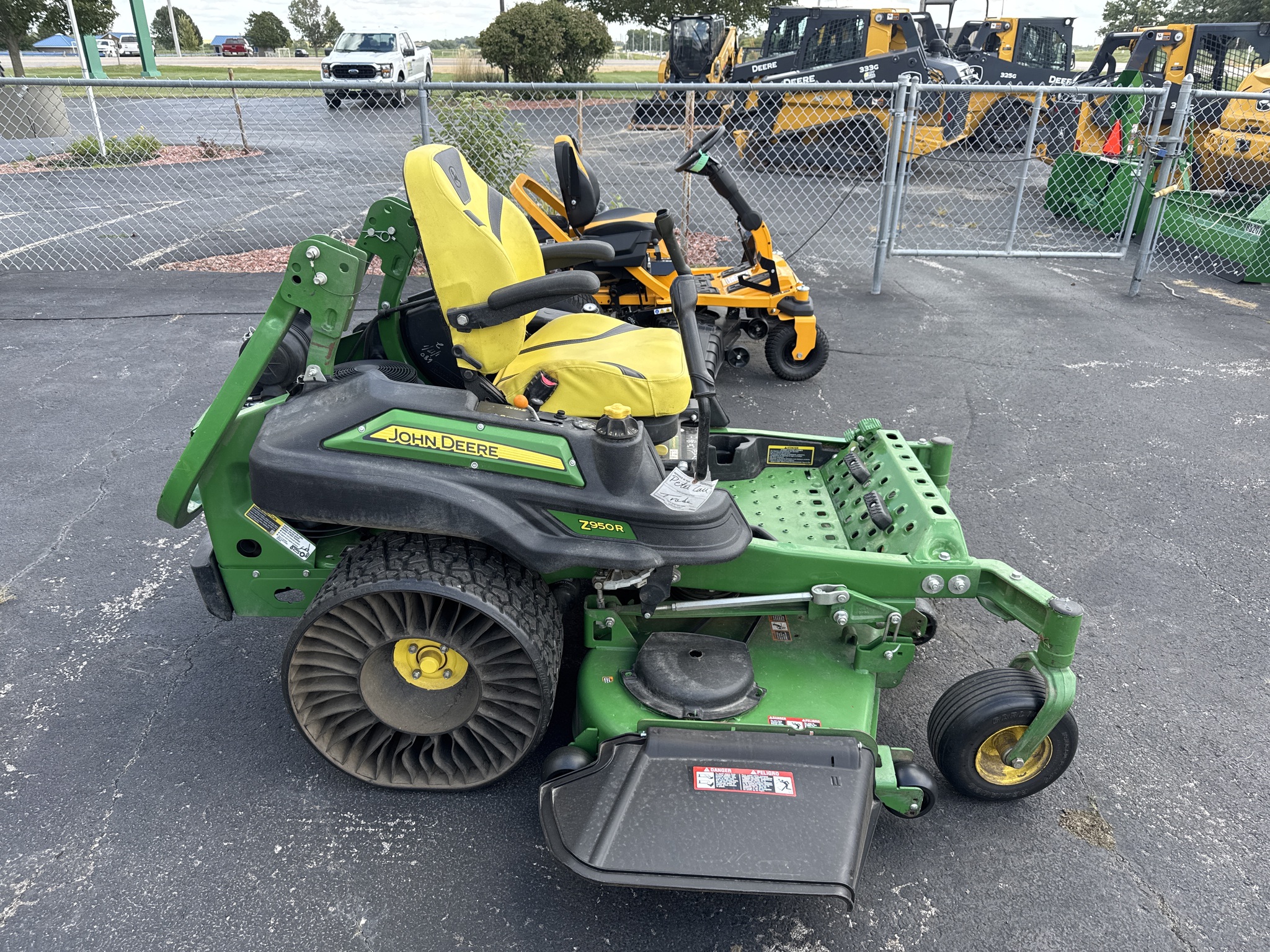 2021 John Deere Z950R Image 3
