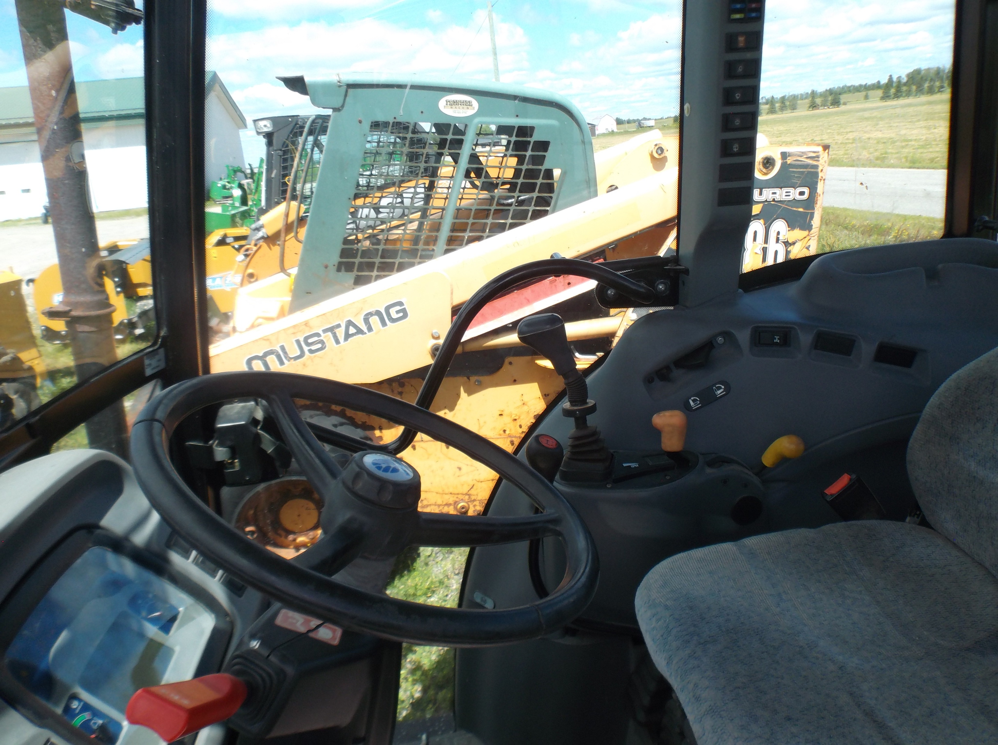 2006 New Holland TN85A Image 7