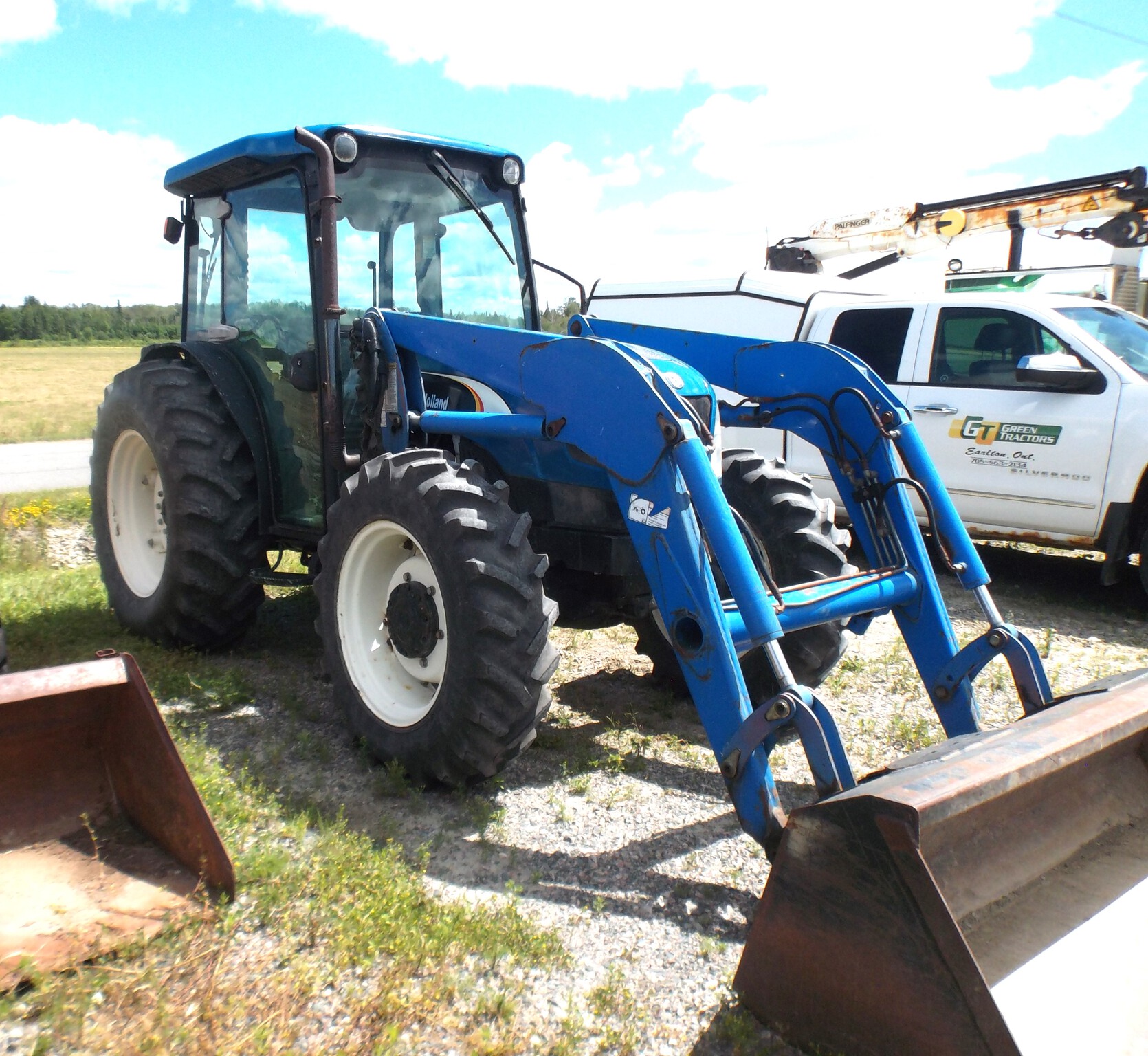 2006 New Holland TN85A Image 2