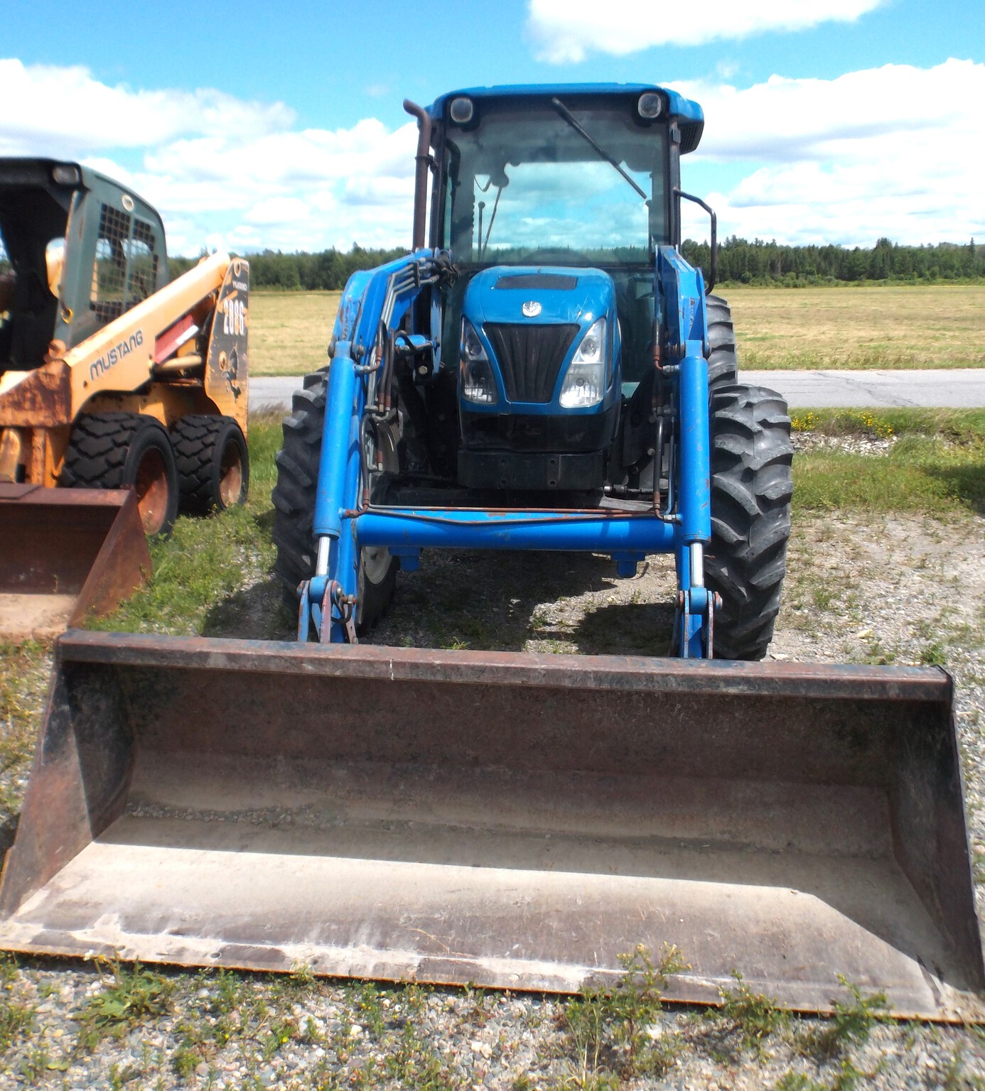 2006 New Holland TN85A Image 3