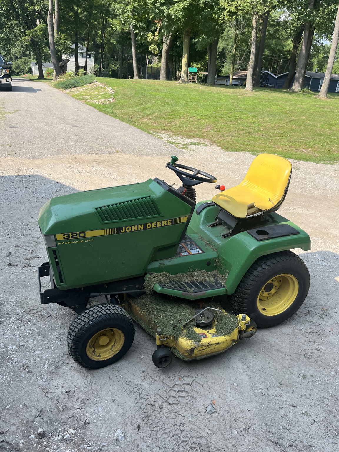 1993 John Deere 320 Image 1