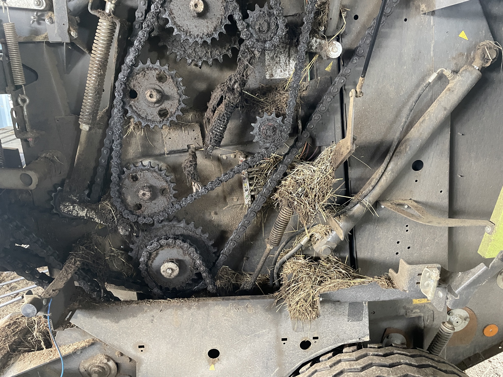 2023 Claas 520RF Image 12