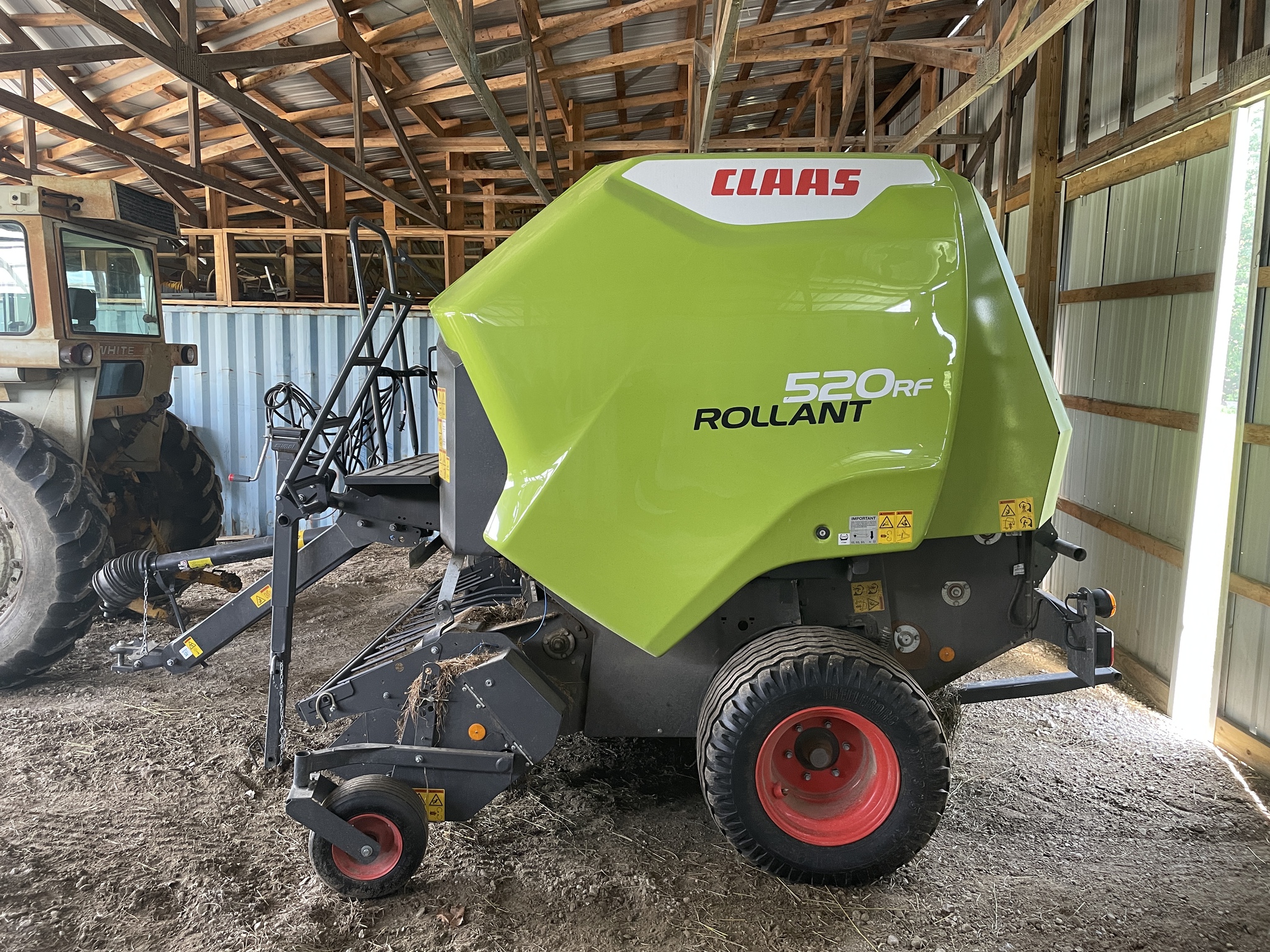 2023 Claas 520RF Image 3