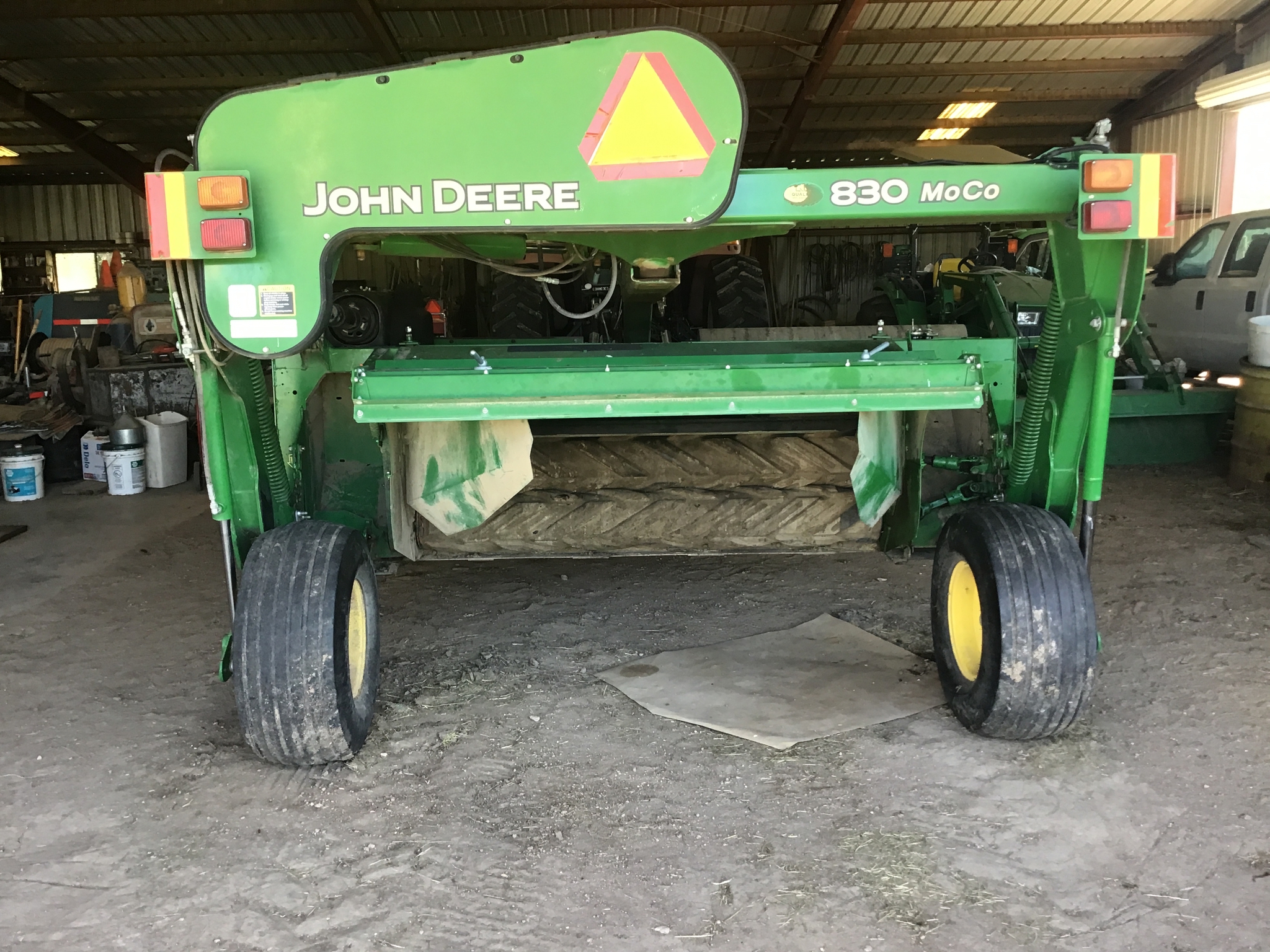 2016 John Deere 830 Image 9