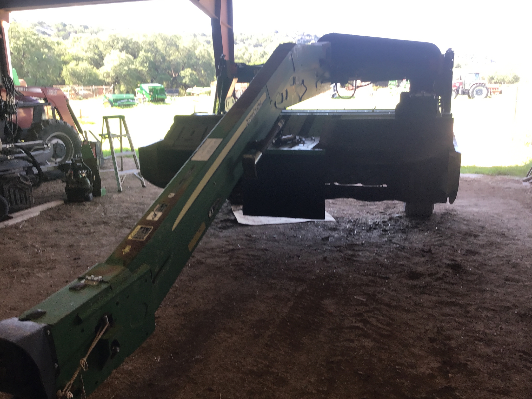 2016 John Deere 830 Image 3