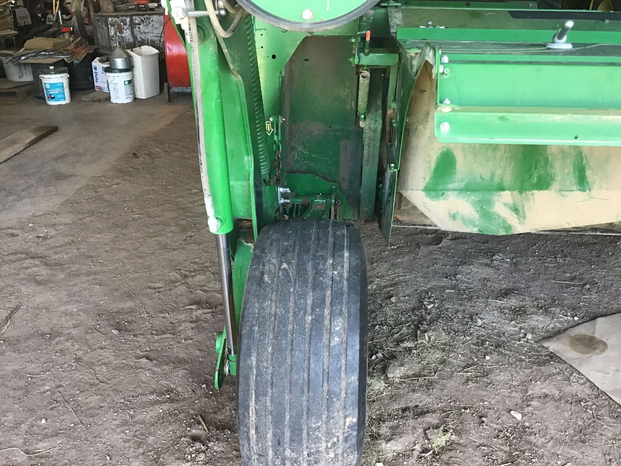 2016 John Deere 830 Image 33