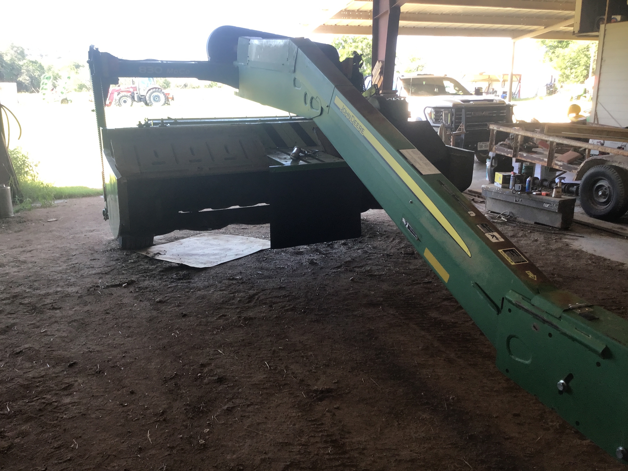 2016 John Deere 830 Image 4
