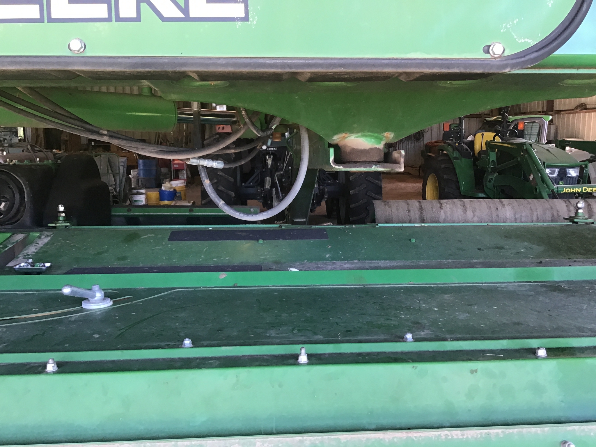 2016 John Deere 830 Image 27