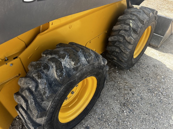 2020 John Deere 324G - Photo12