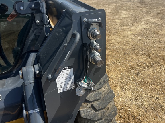 2020 John Deere 324G - Photo19