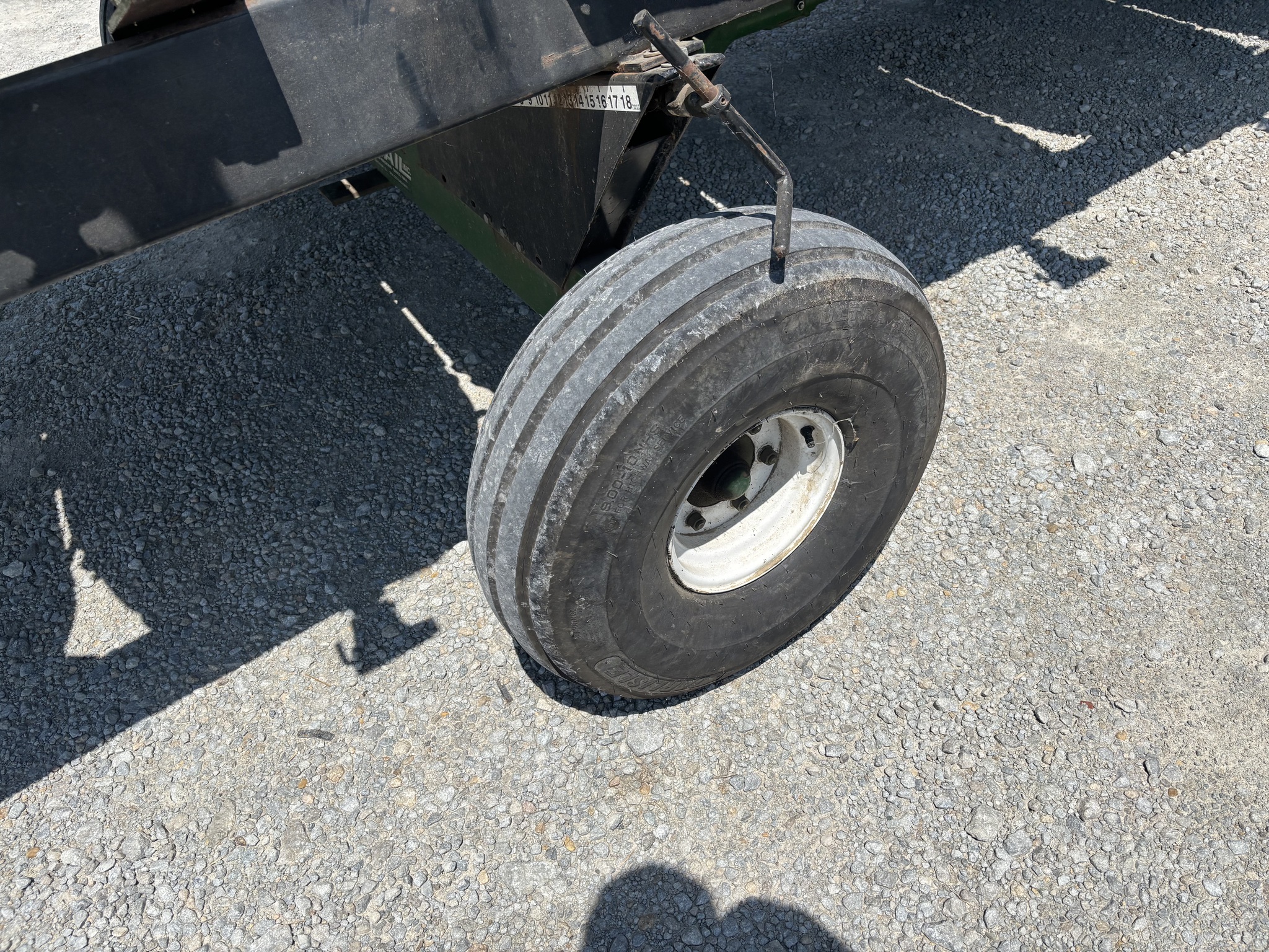 Used -- Trail Eze 680 Header carts at Koenig Equipment in Urbana, OH - PhotoXL5