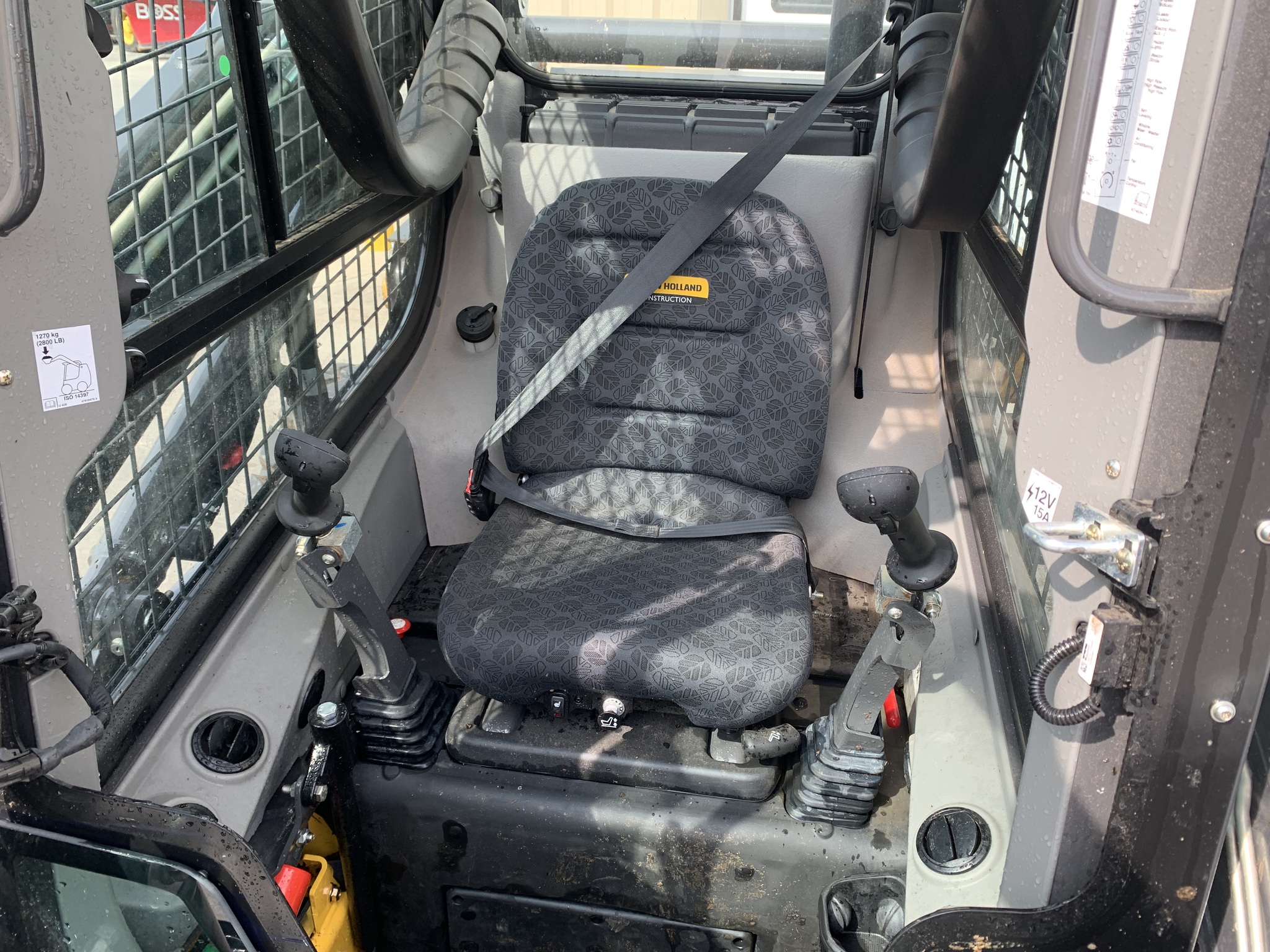 2025 New Holland L328 Image 9