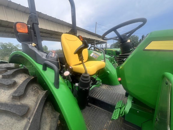 2022 John Deere 5075E Photo 8