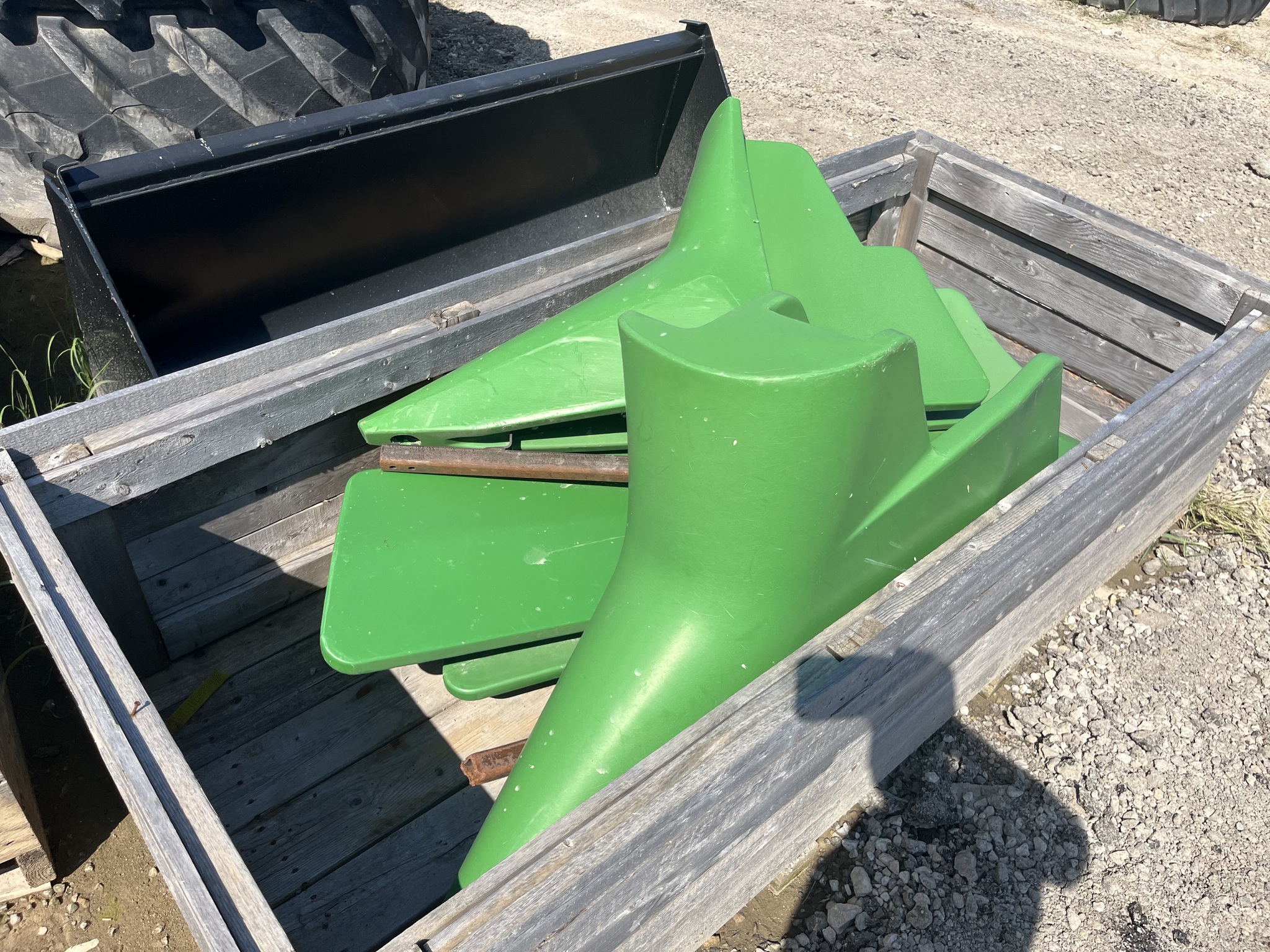 John Deere PLATFORM SNOUTS Image 1