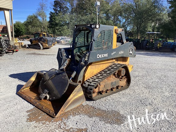 Photo of 2023 John Deere 325G