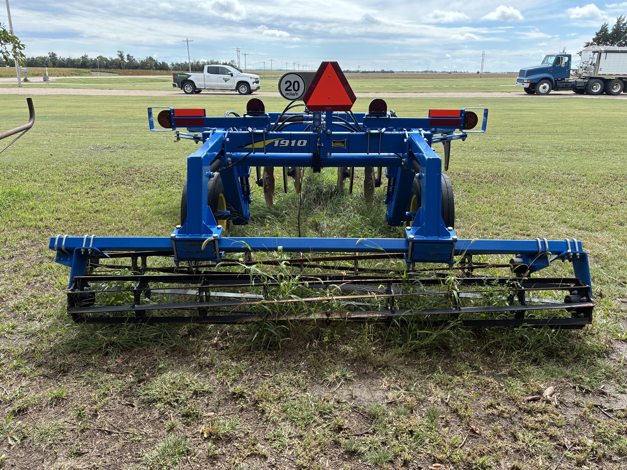2022 Landoll 1910-11 Pivot Track Closer Image 6