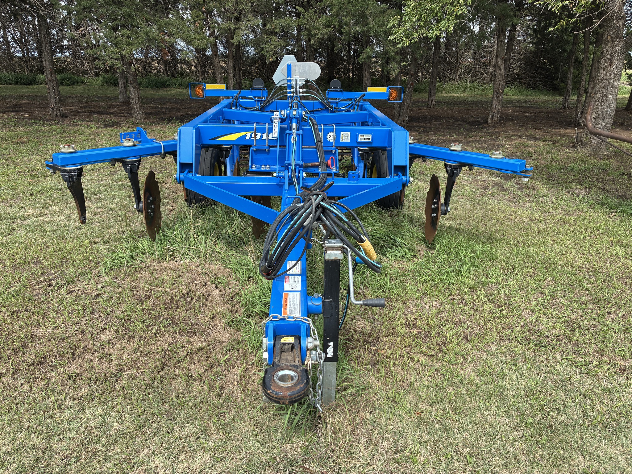 2022 Landoll 1910-11 Pivot Track Closer Image 3