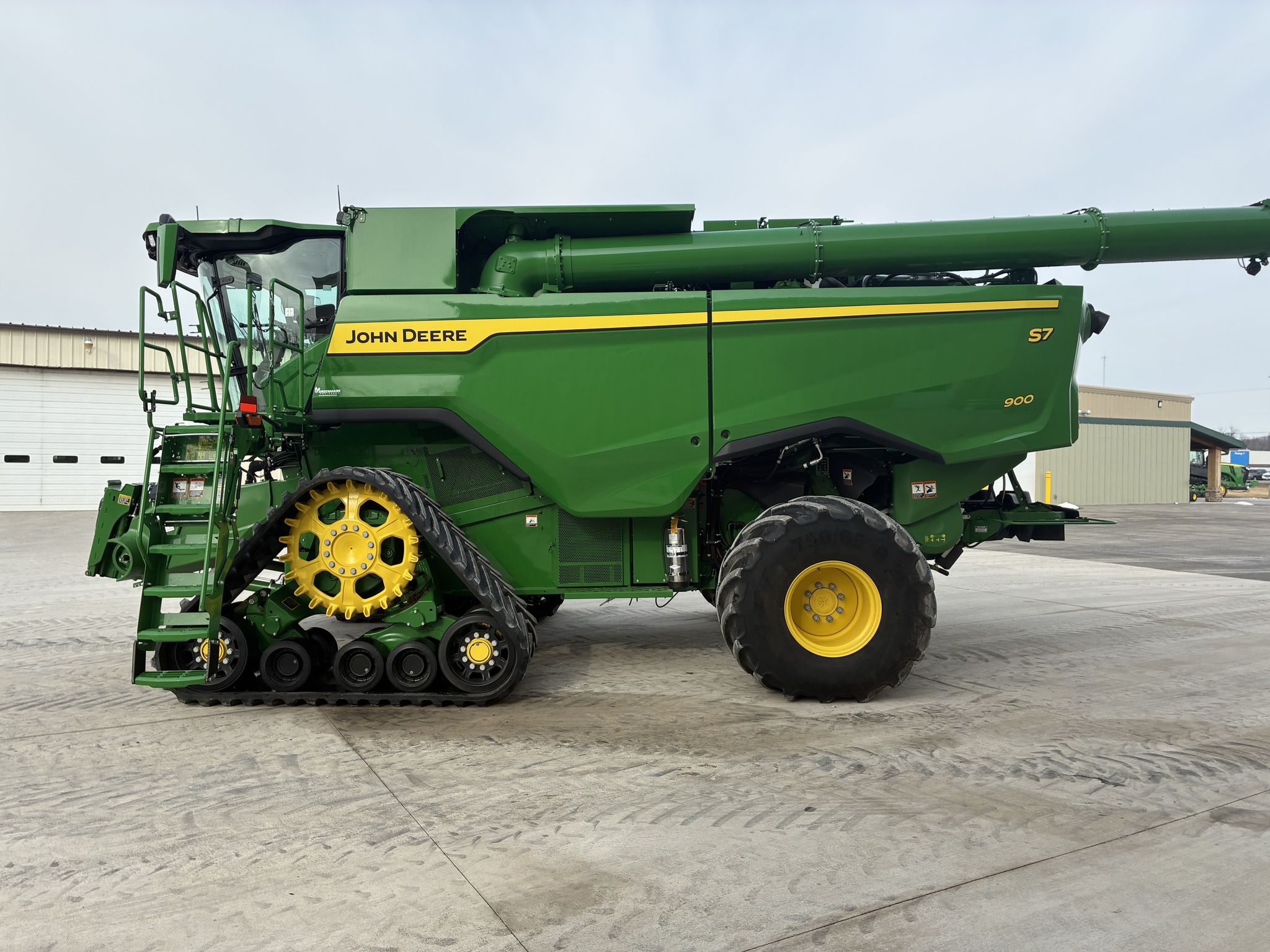 2025 John Deere S7 900 Image 5