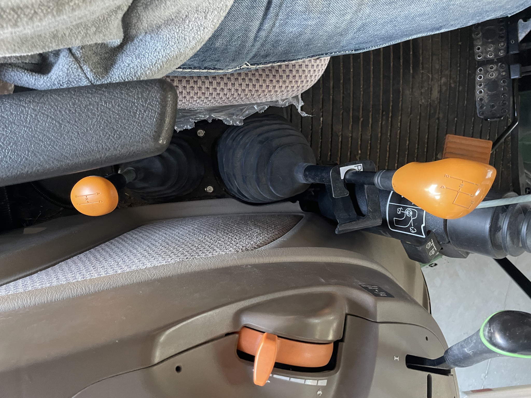 2014 John Deere 5085M Image 8