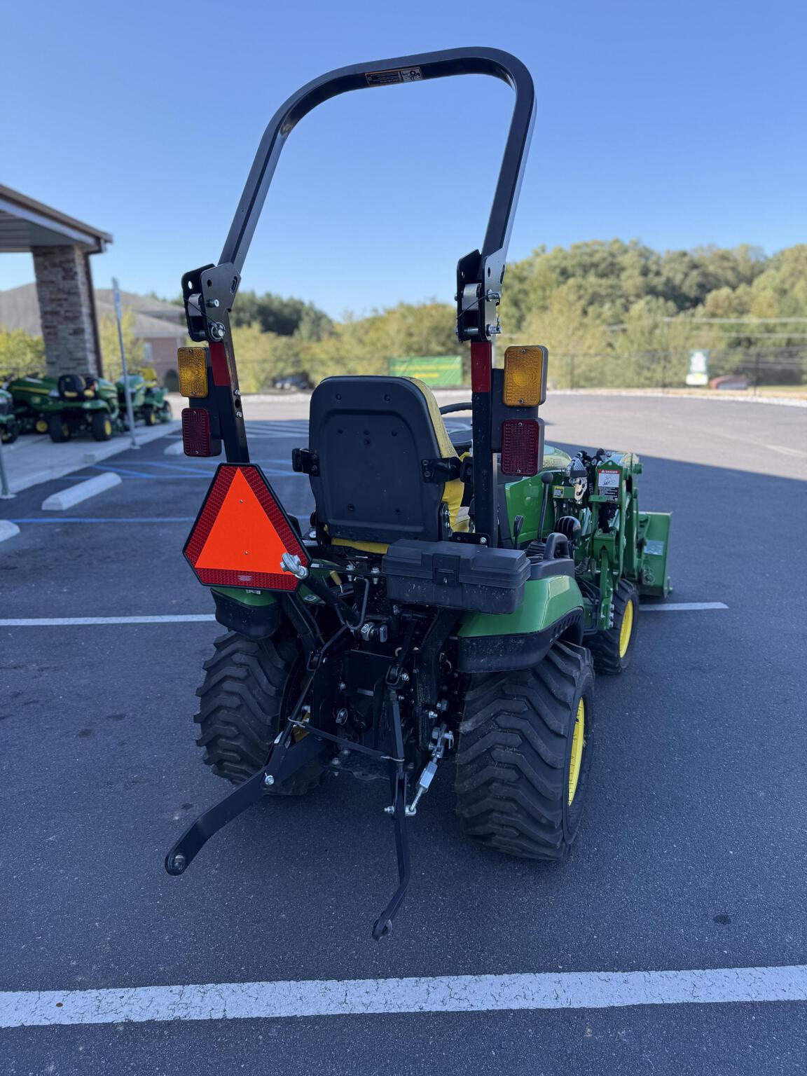 2023 John Deere 1025R Image 2
