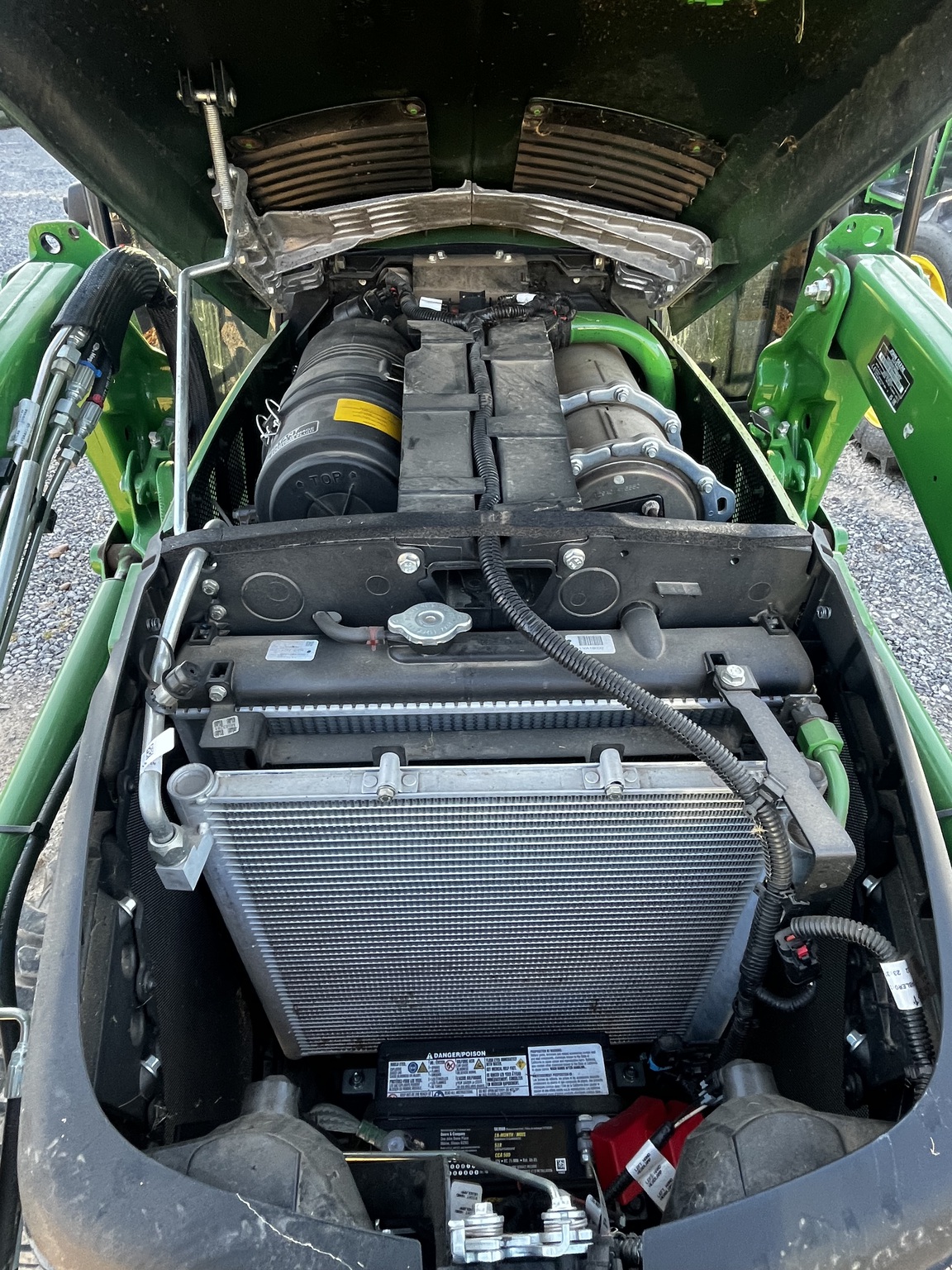 2022 John Deere 3039R Image 6