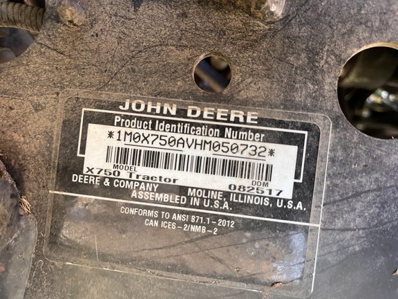 2017 John Deere X750 - Photo25