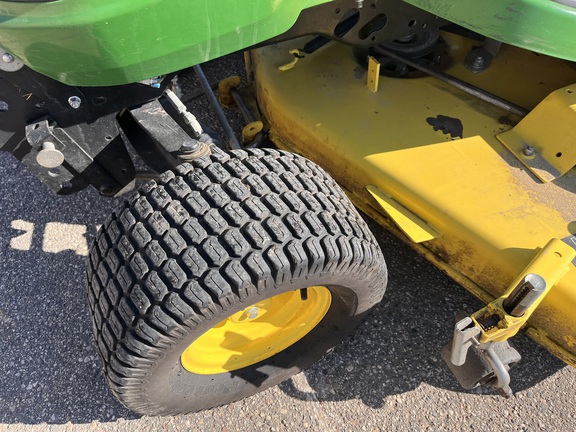 2017 John Deere X750 - Photo9