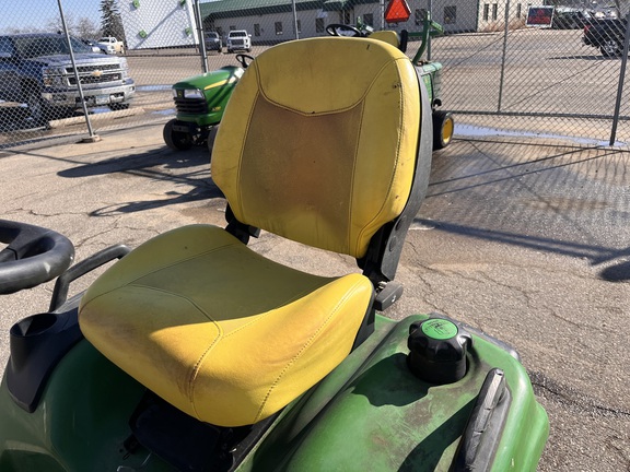 2017 John Deere X750 - Photo13
