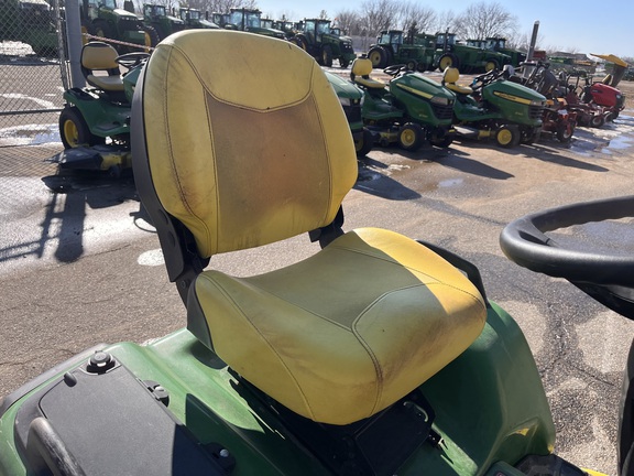 2017 John Deere X750 - Photo14